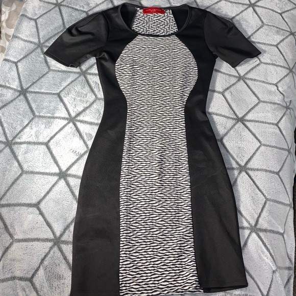 AKIRA DRESS- Bodycon Going out Dress, Black and White slimming BBL Dress - Picture 2 of 8